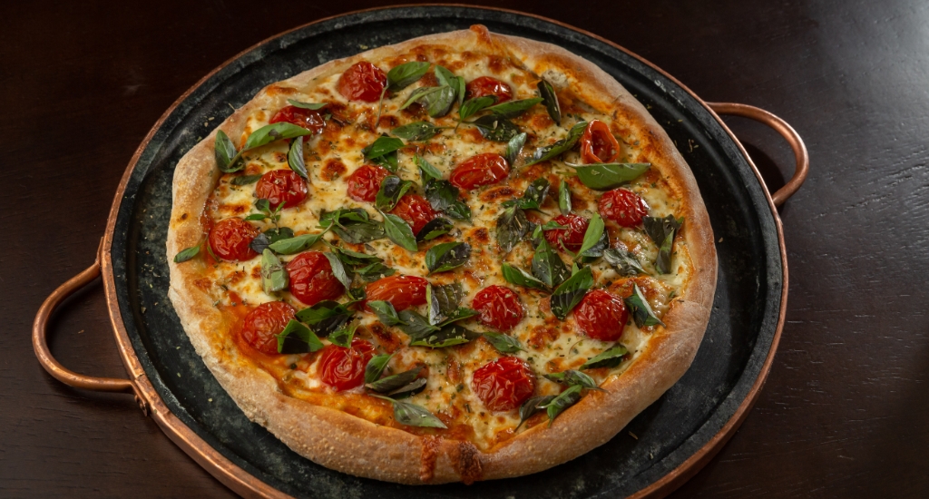 Orkiszowe ciasto na pizzę
