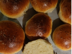 Bułeczka na zakwasie z mąki orkiszowej Oberkulmer z solą 1szt, pieczywo_bułka_z_sola - -(bulki_z_sola)